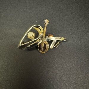 Gold Mamselle Brooch